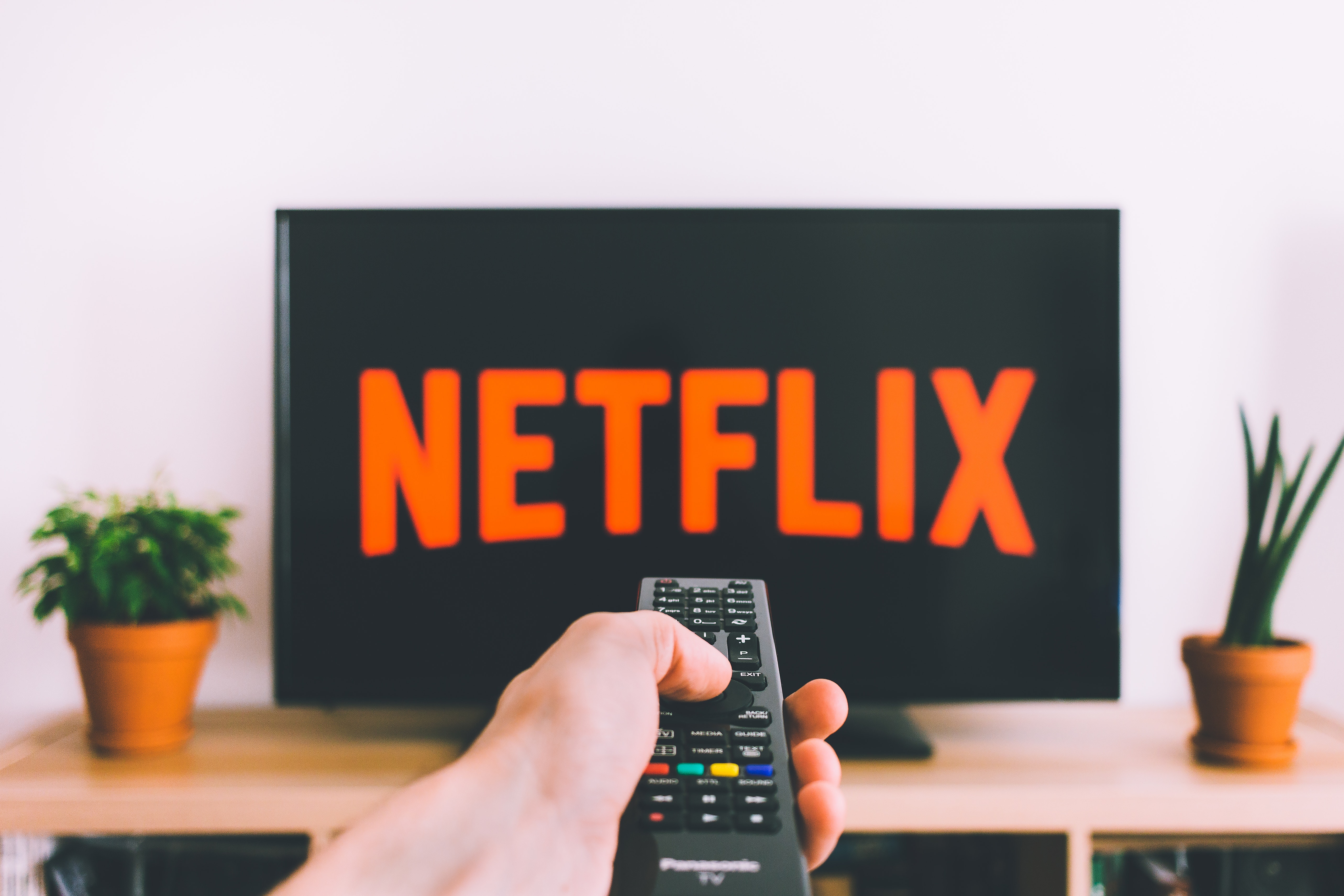 Veja os principais concorrentes da Netflix para assistir filmes online pela internet